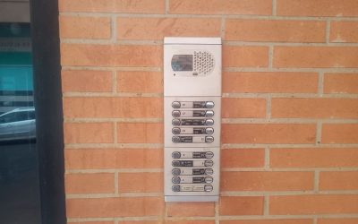 Fermax Burjassot: nueva instalación de videoportero Cora en Dr. Arturo Cervellera