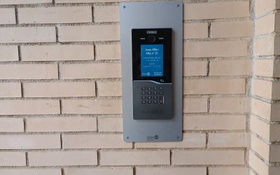 Nueva instalación de videoportero Fermax en Massanassa: conectividad total en la calle Jose Alba y Alba